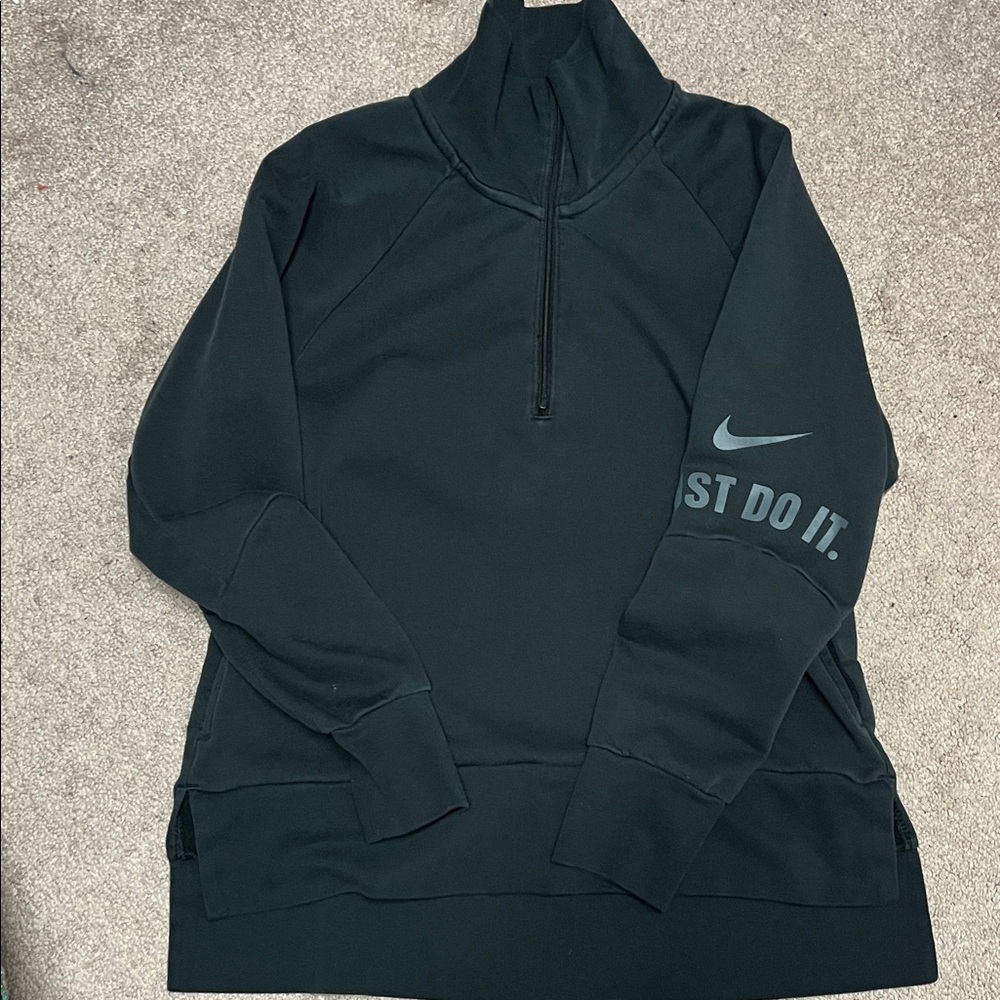 Nike Black Quarter-Zip Sweatshirt with pockets